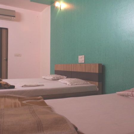 Hotel Pariwar Аурангабад Экстерьер фото